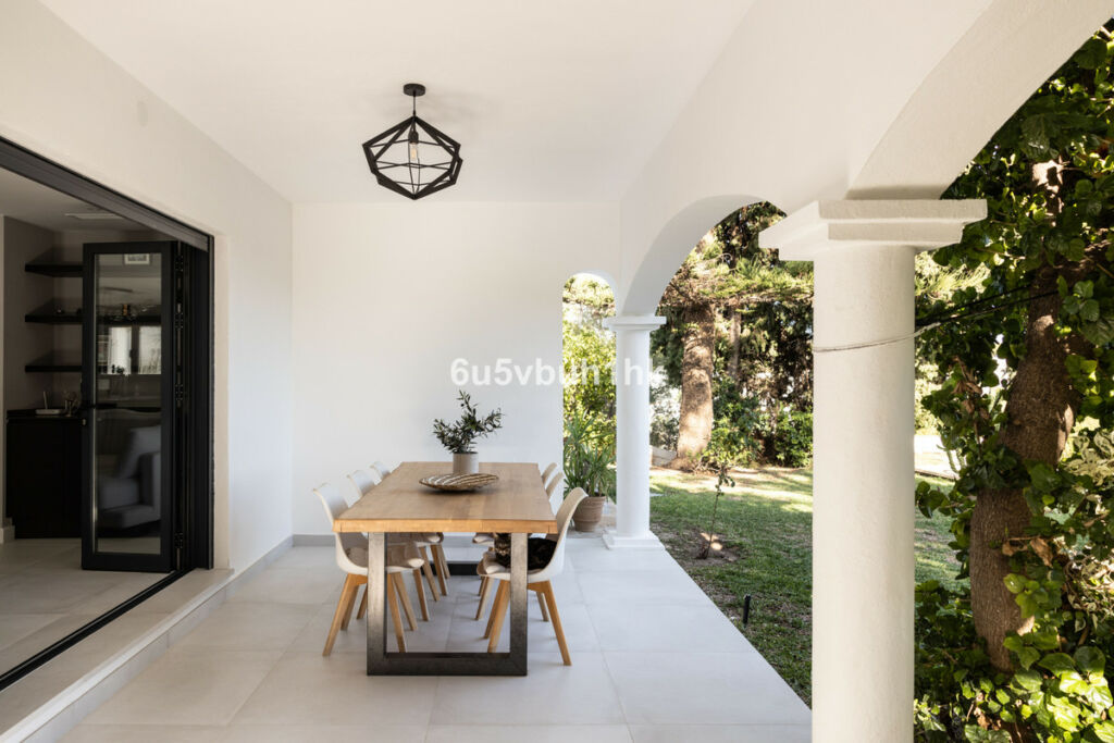 Detached Villa La Quinta Málaga - image 5