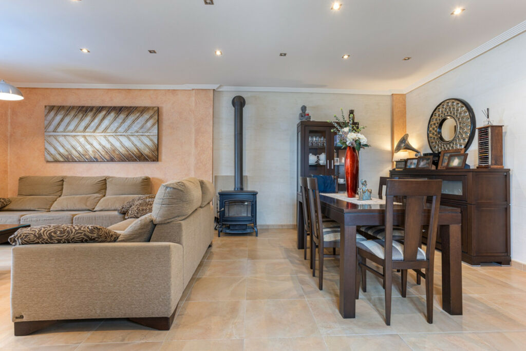 Detached Villa Los Montesinos Alicante - image 5