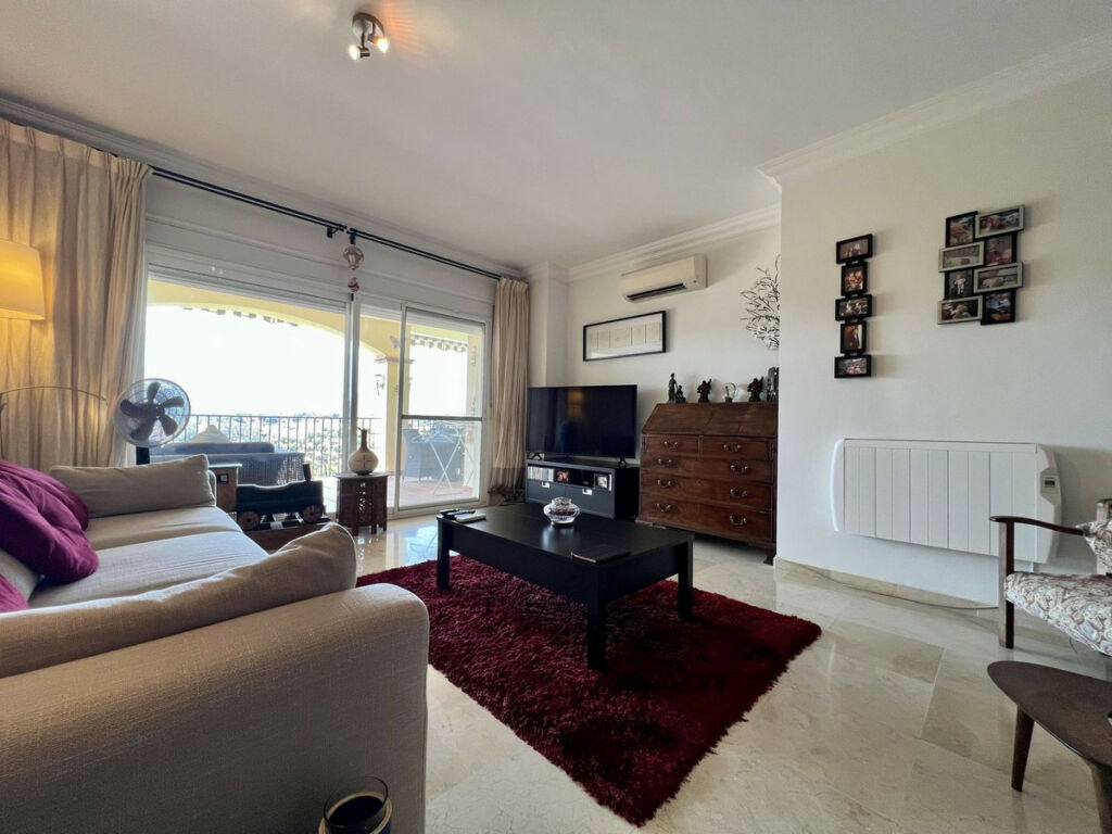 Middle Floor Apartment La Cala Hills Málaga - image 5