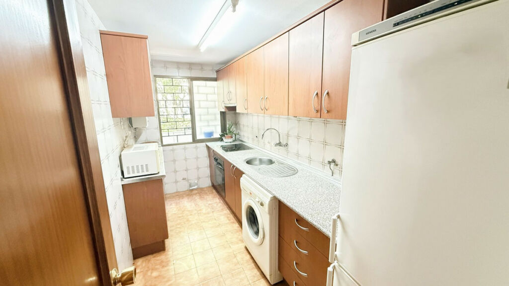 Middle Floor Apartment Marbella Málaga - image 5
