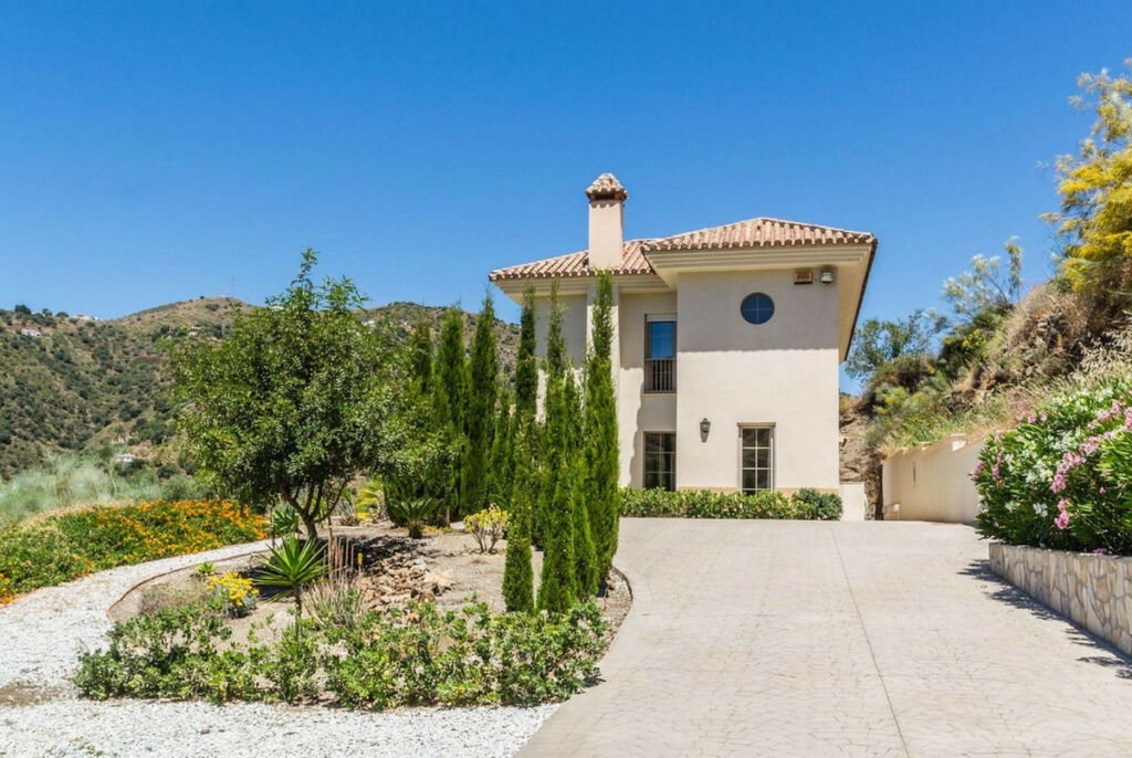 Detached Villa Arenas Málaga - image 5