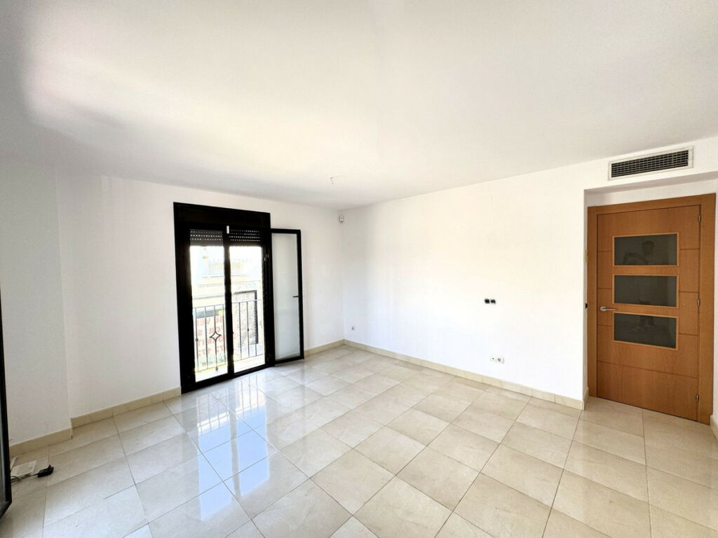 Middle Floor Apartment Los Boliches Málaga - image 5