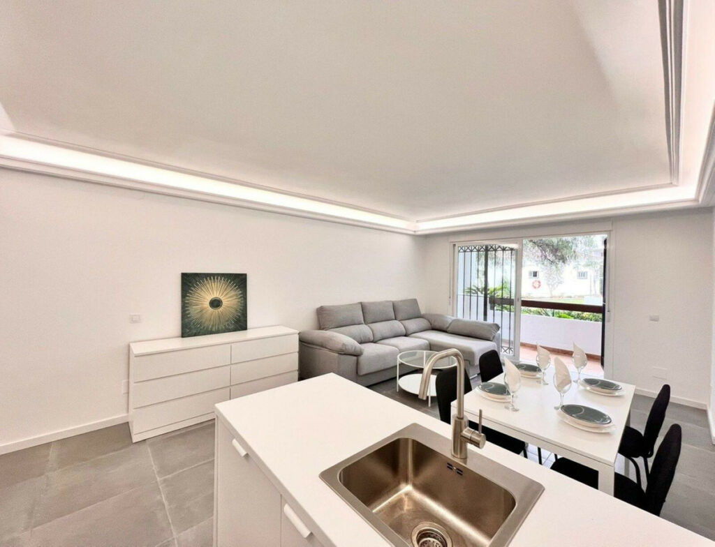 Ground Floor Apartment Costalita Málaga - image 5