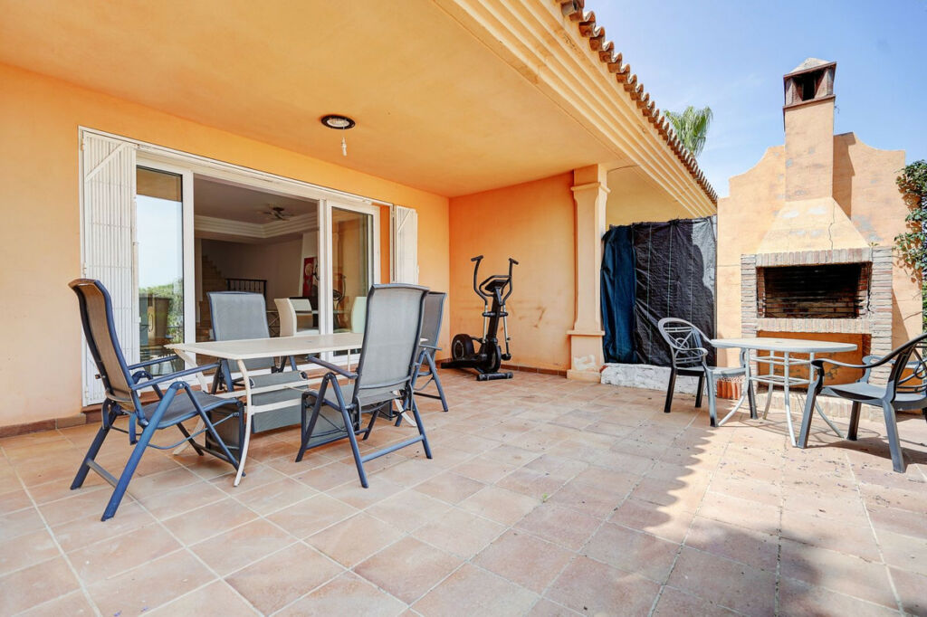 Semi-Detached House Riviera del Sol Málaga - image 5