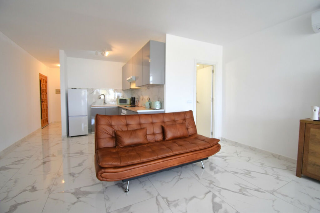 Middle Floor Apartment Villamartin Alicante - image 5