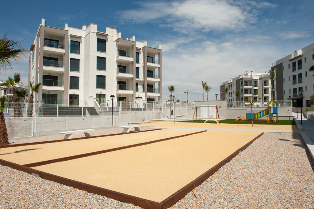 Middle Floor Apartment Villamartin Alicante - image 4