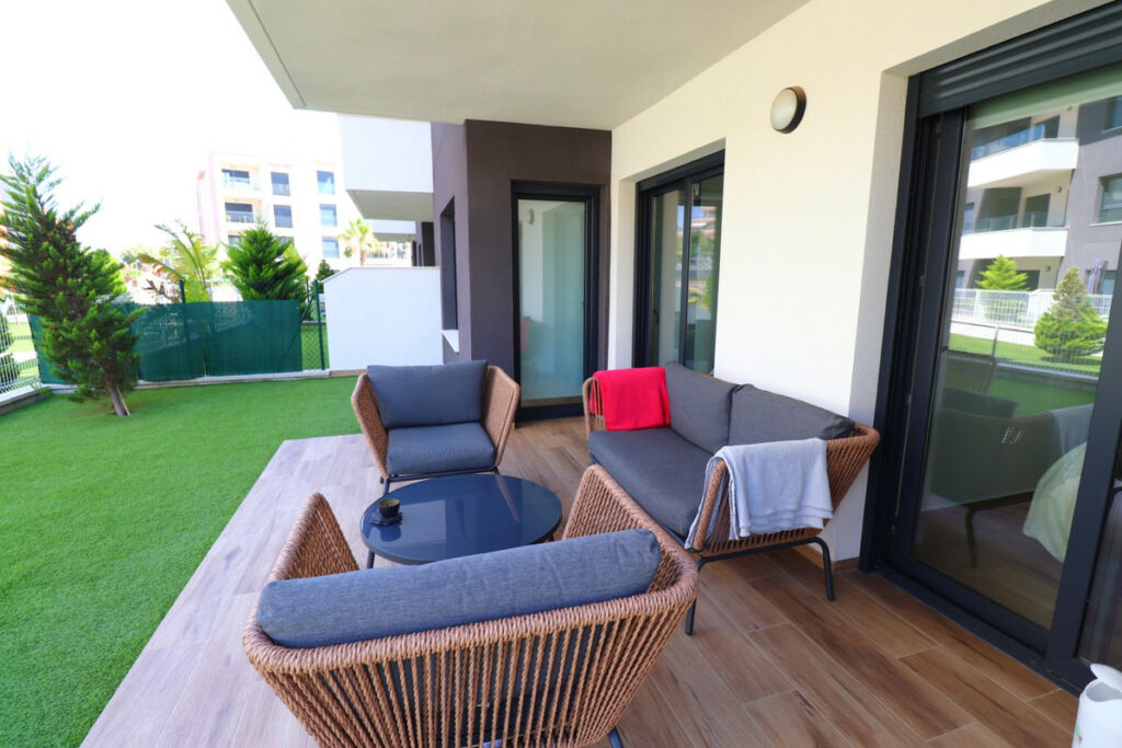 Ground Floor Apartment Villamartin Alicante - image 5