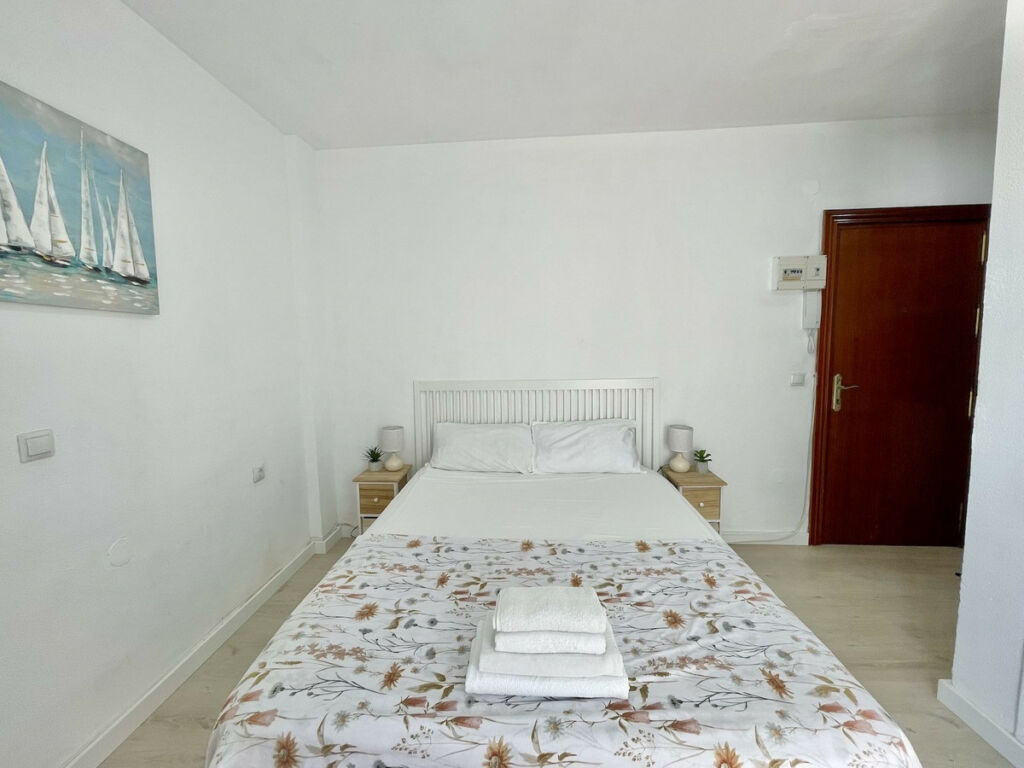 Middle Floor Studio Nerja Málaga - image 5