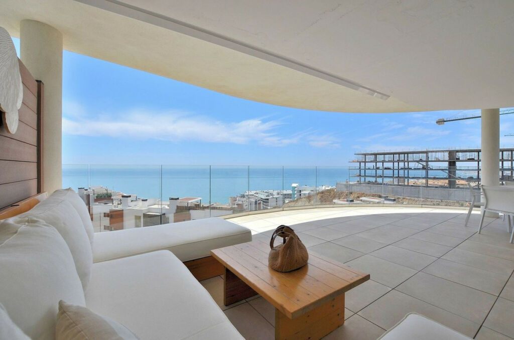 Middle Floor Apartment Fuengirola Málaga - image 5