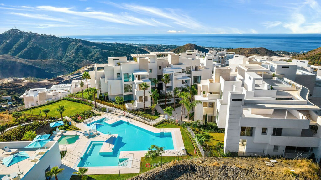 Middle Floor Apartment Marbella Málaga - image 5