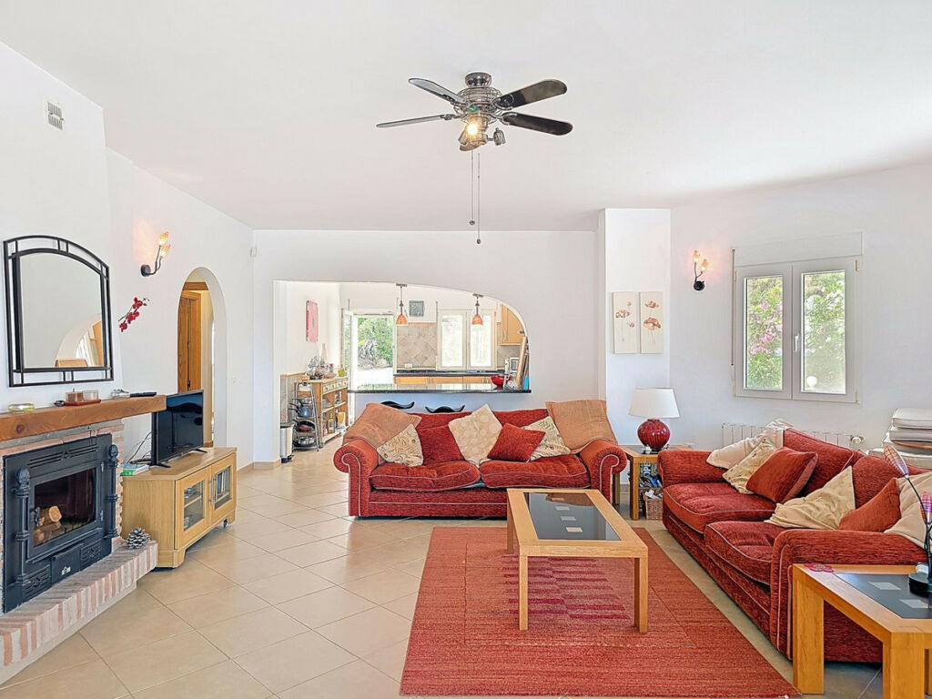 Detached Villa Cómpeta Málaga - image 5