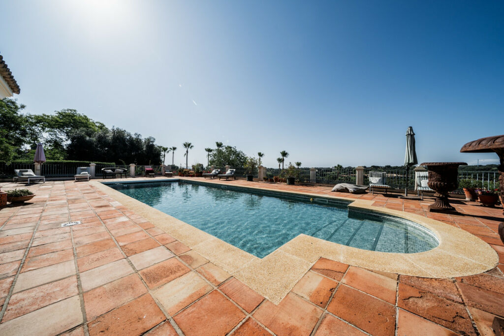 Detached Villa Sotogrande Cádiz - image 5