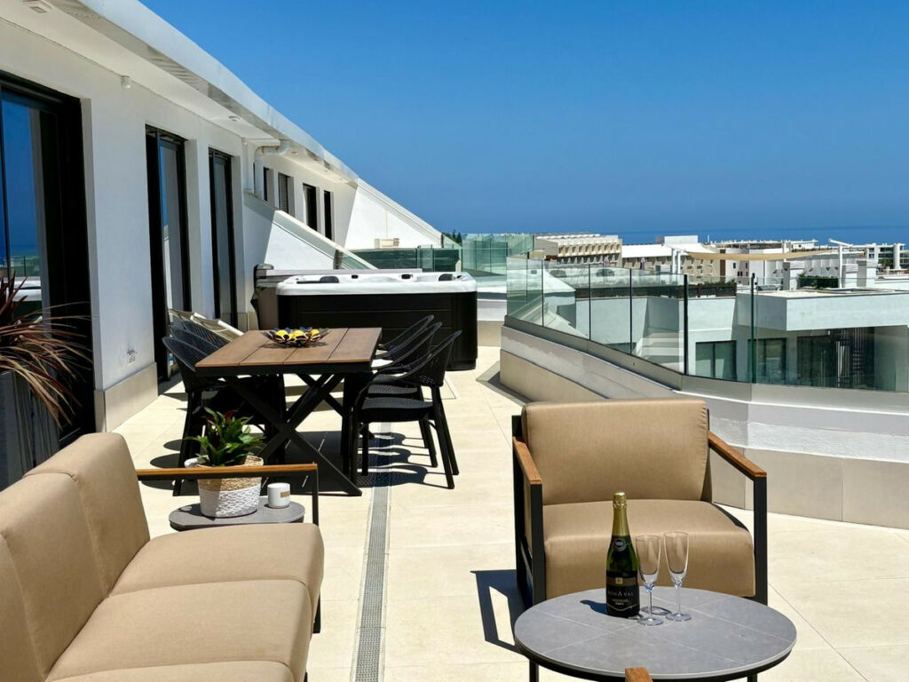 Penthouse Fuengirola Málaga - image 5