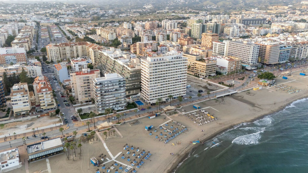 Top Floor Apartment Fuengirola Málaga - image 3