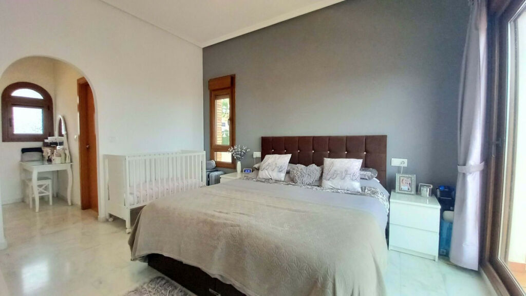 Detached Villa Algorfa Alicante - image 5