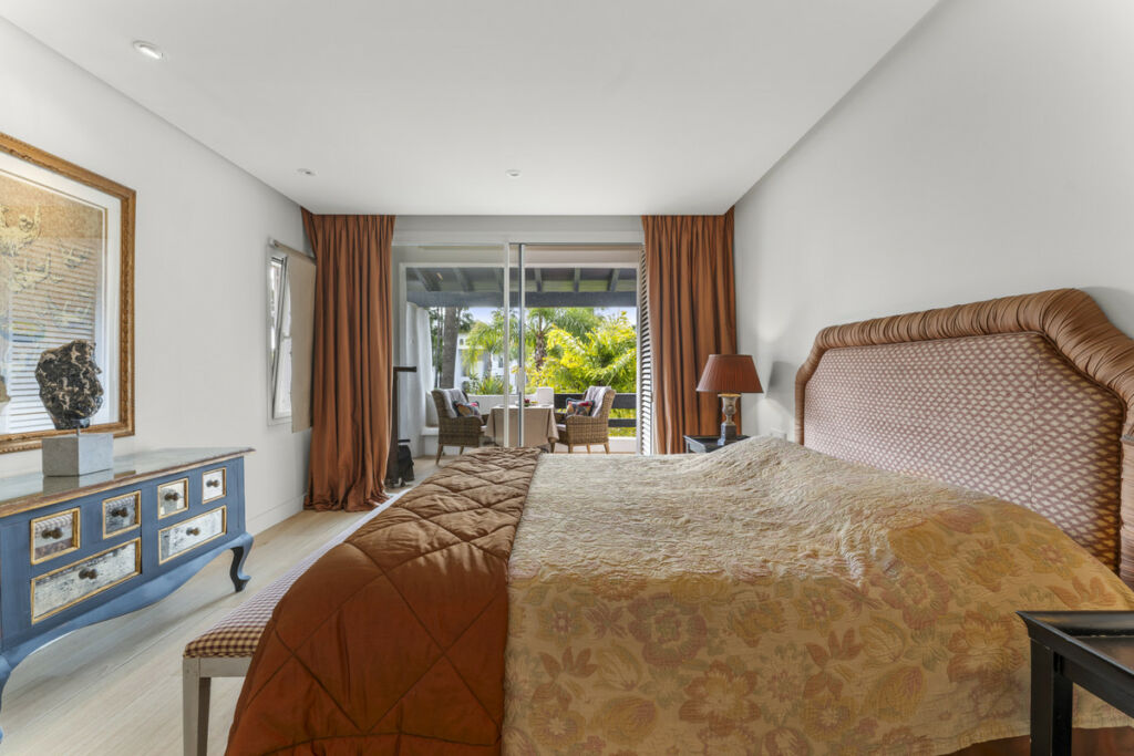Middle Floor Apartment The Golden Mile Málaga - image 5