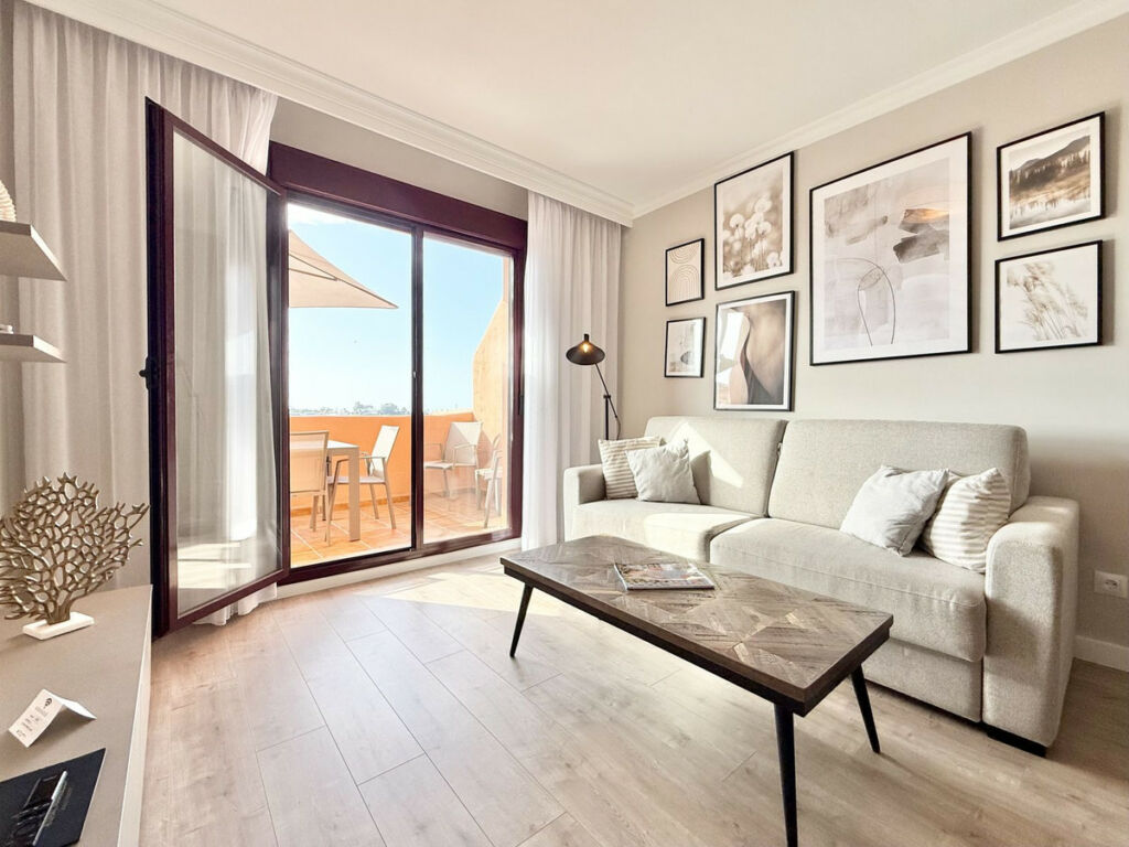 Middle Floor Apartment Benahavís Málaga - image 5