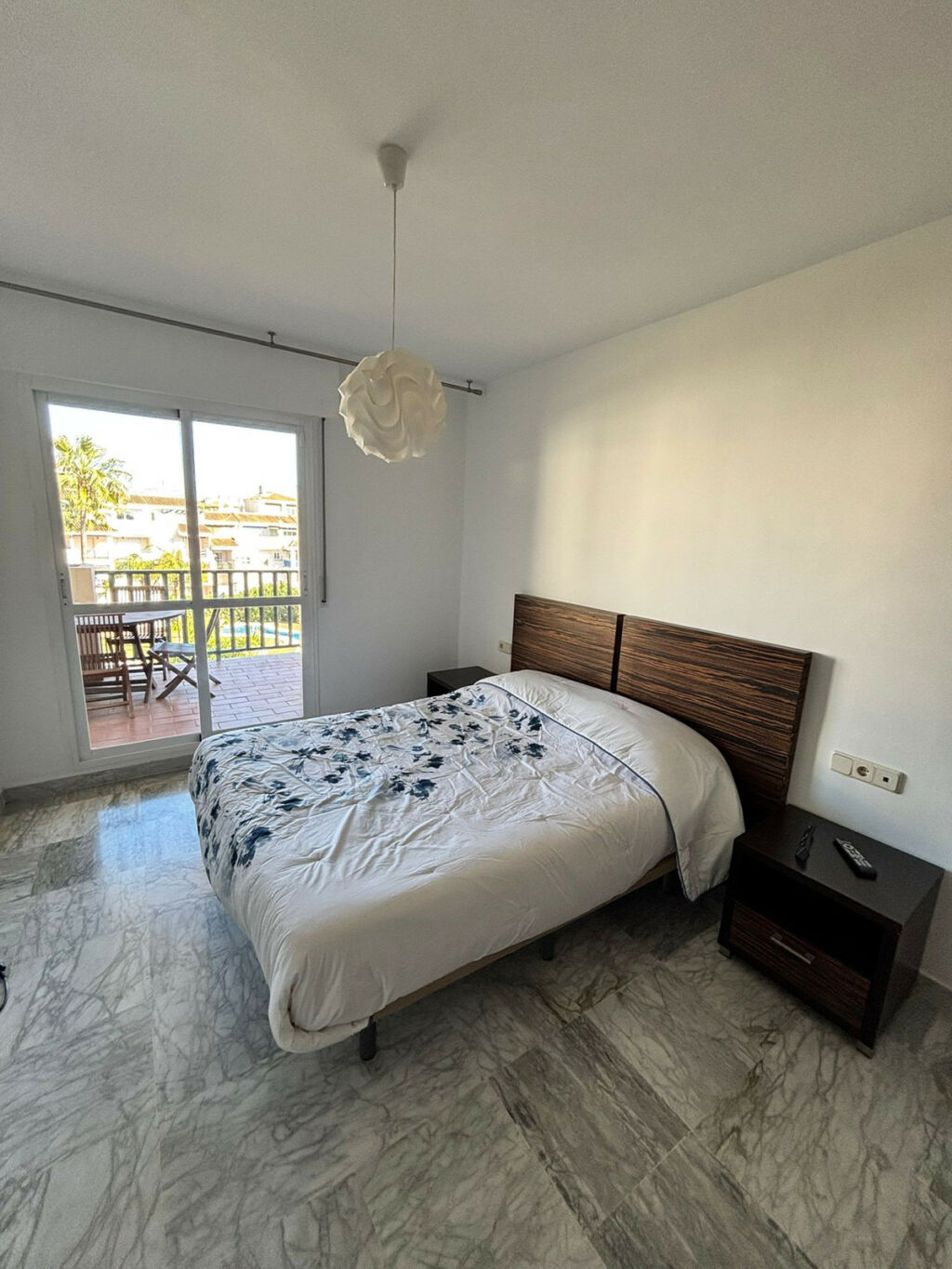 Middle Floor Apartment Nueva Andalucía Málaga - image 5