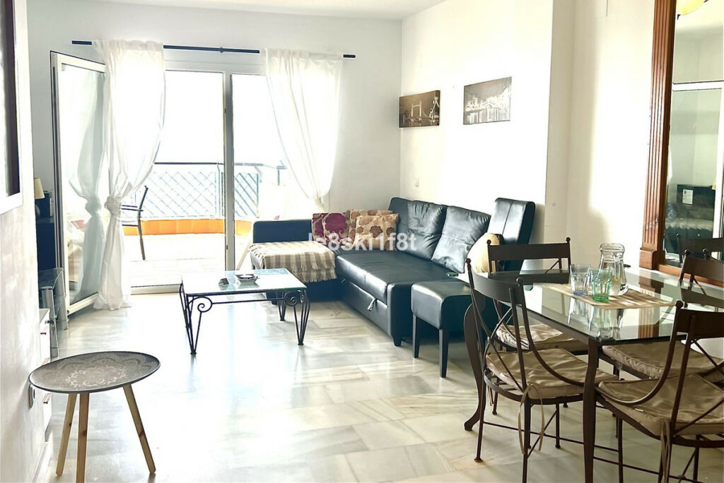 Middle Floor Apartment Calahonda Málaga - image 5