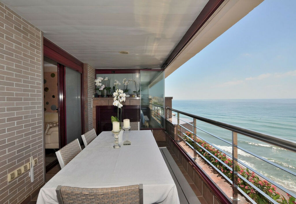 Penthouse Carvajal Málaga - image 5