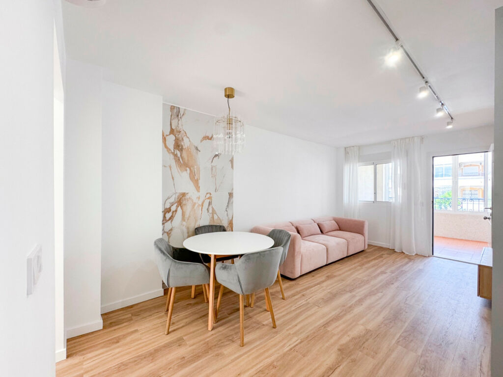 Middle Floor Apartment Los Altos Alicante - image 5