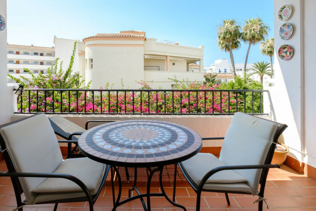 Middle Floor Apartment Nerja Málaga - image 5