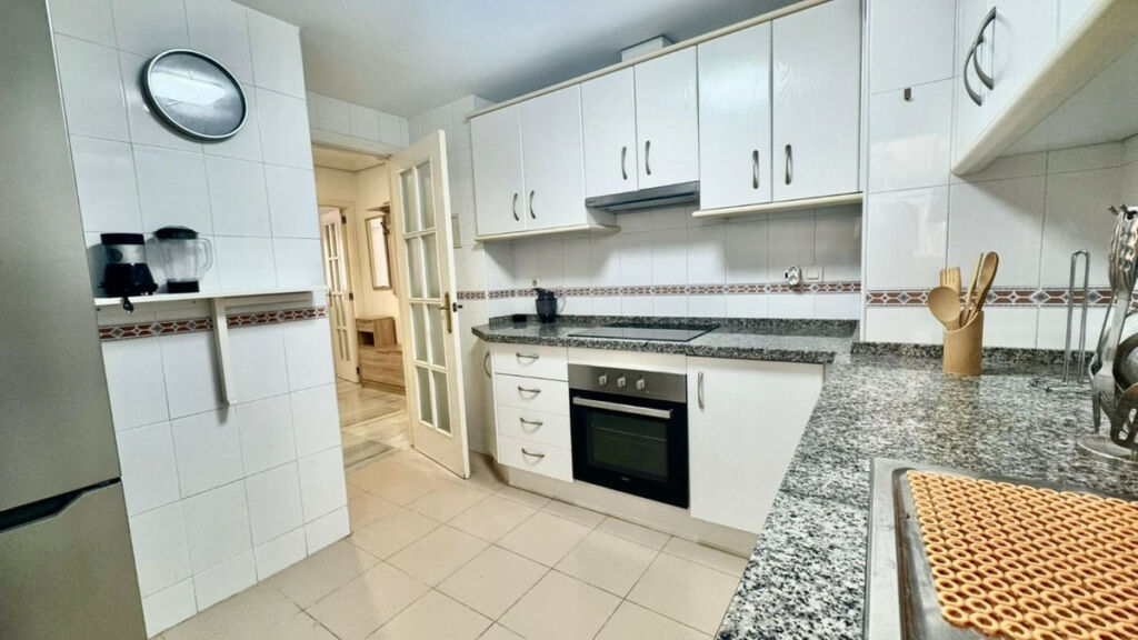 Middle Floor Apartment Torremolinos Málaga - image 6