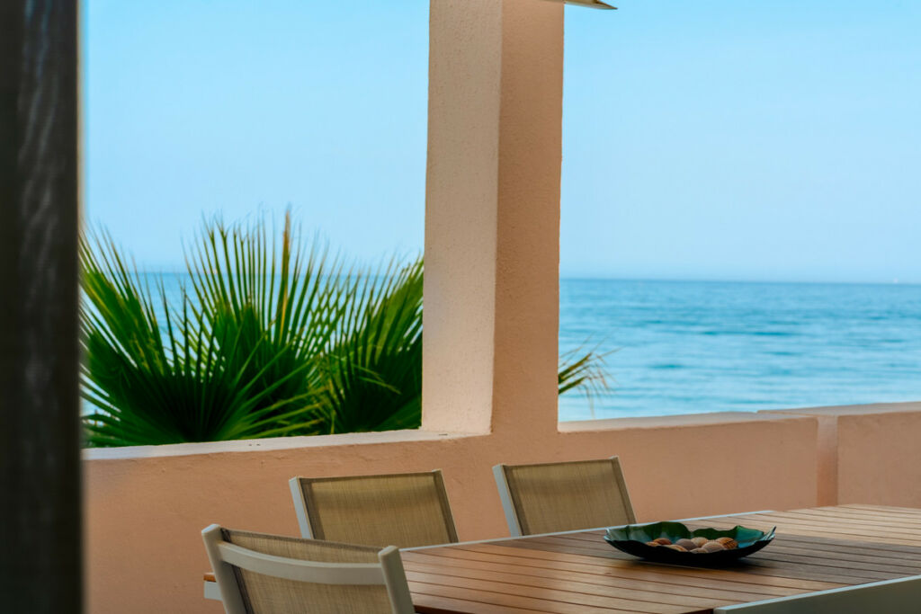 Middle Floor Apartment Estepona Málaga - image 5