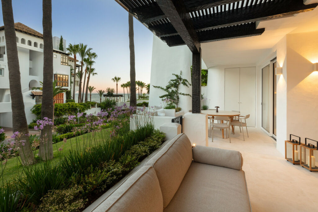 Middle Floor Apartment The Golden Mile Málaga - image 5