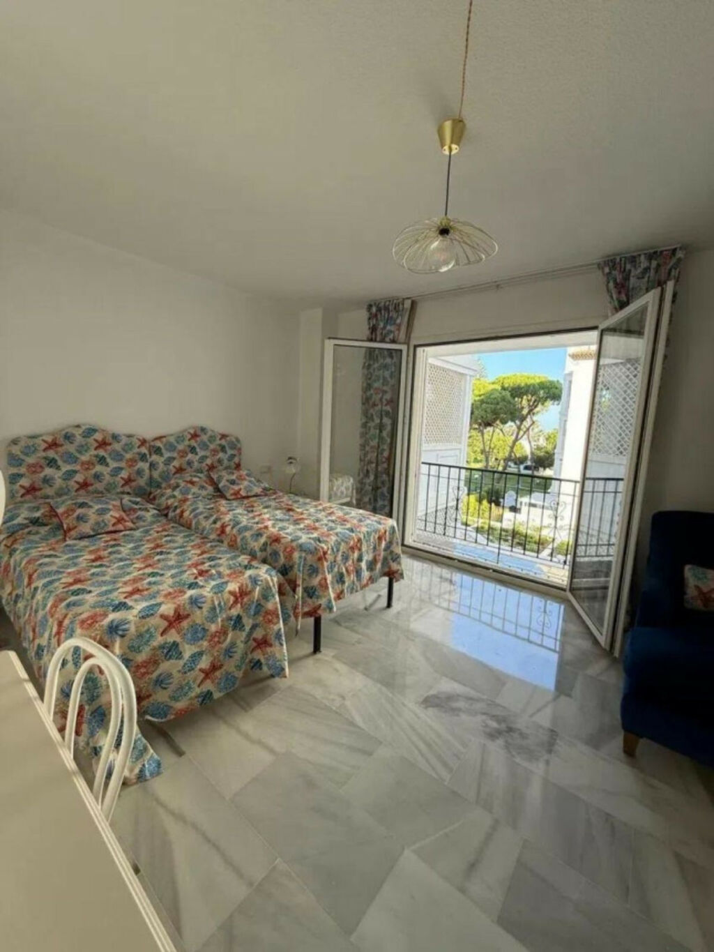 Middle Floor Apartment Puerto Banús Málaga - image 5