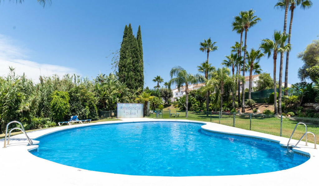 Townhouse Estepona Málaga - image 5