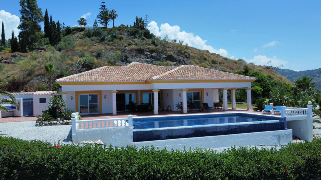 Detached Villa Algarrobo Málaga - image 5