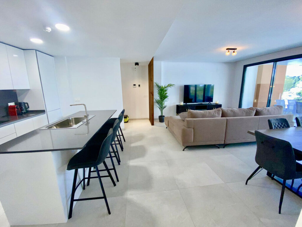 Middle Floor Apartment Benahavís Málaga - image 5