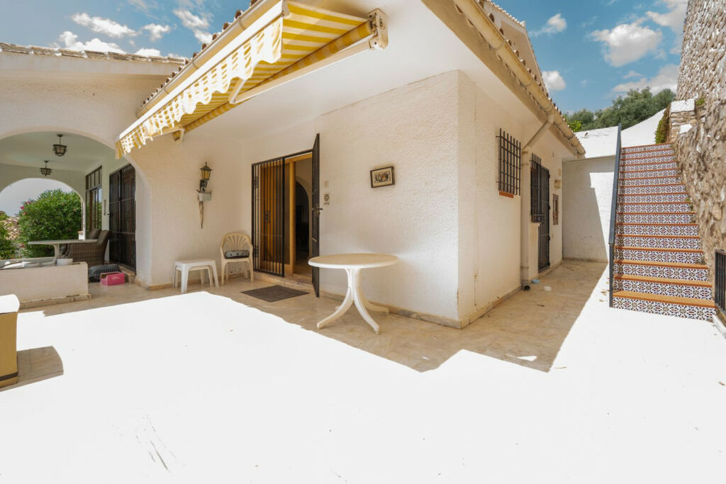 Detached Villa Torremuelle Málaga - image 5