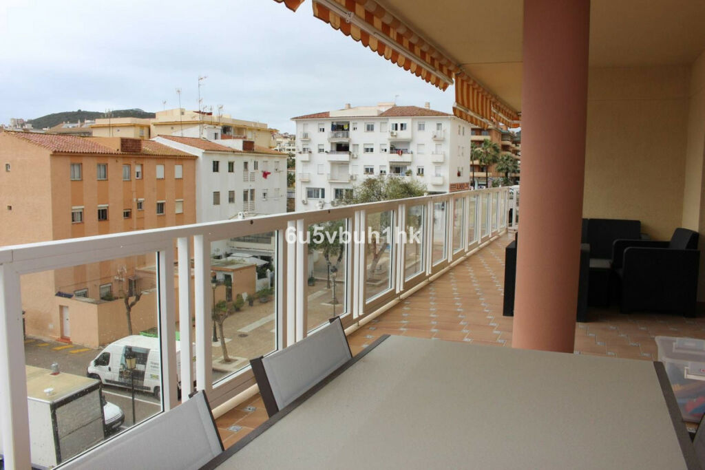 Middle Floor Apartment Manilva Málaga - image 5