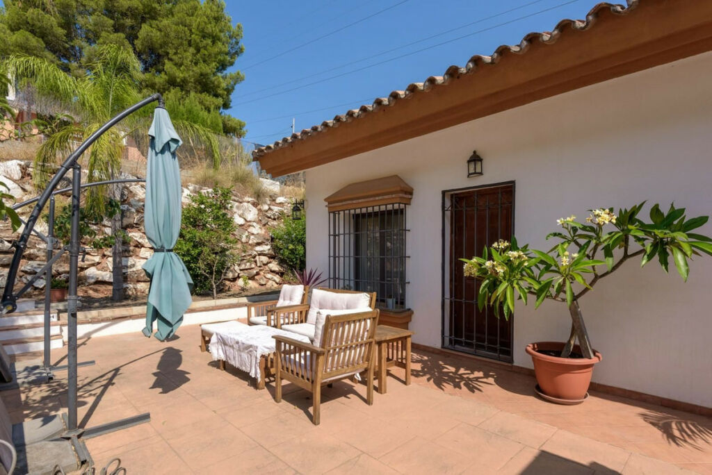 Detached Villa Alhaurín de la Torre Málaga - image 5