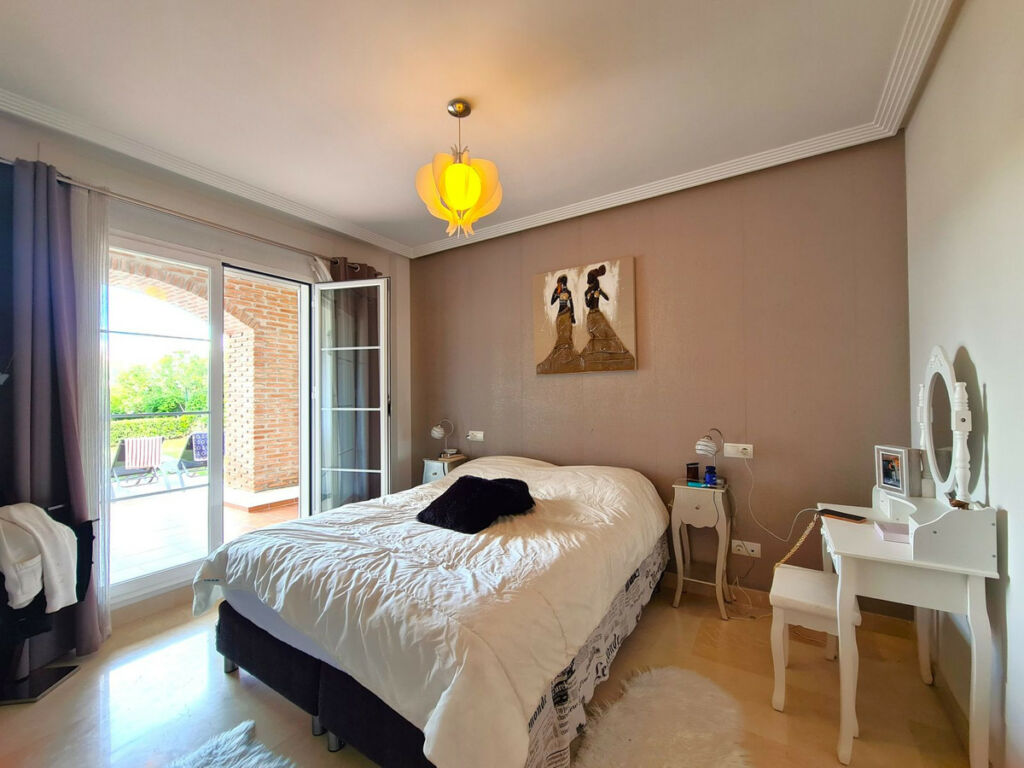 Ground Floor Apartment Benahavís Málaga - image 5