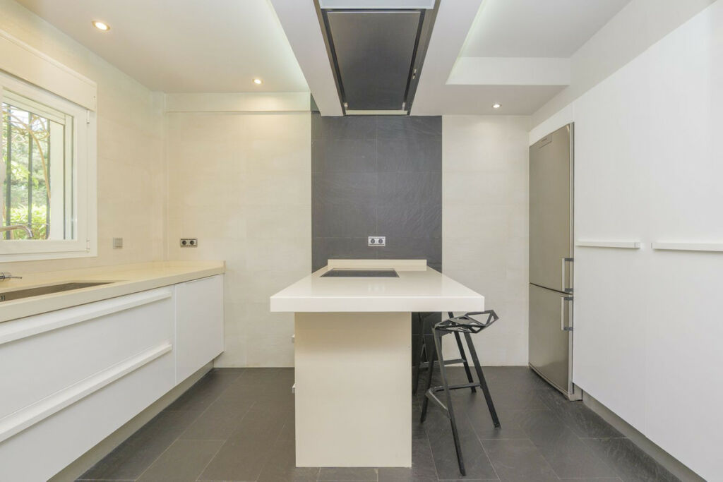 Semi-Detached House Artola Málaga - image 5