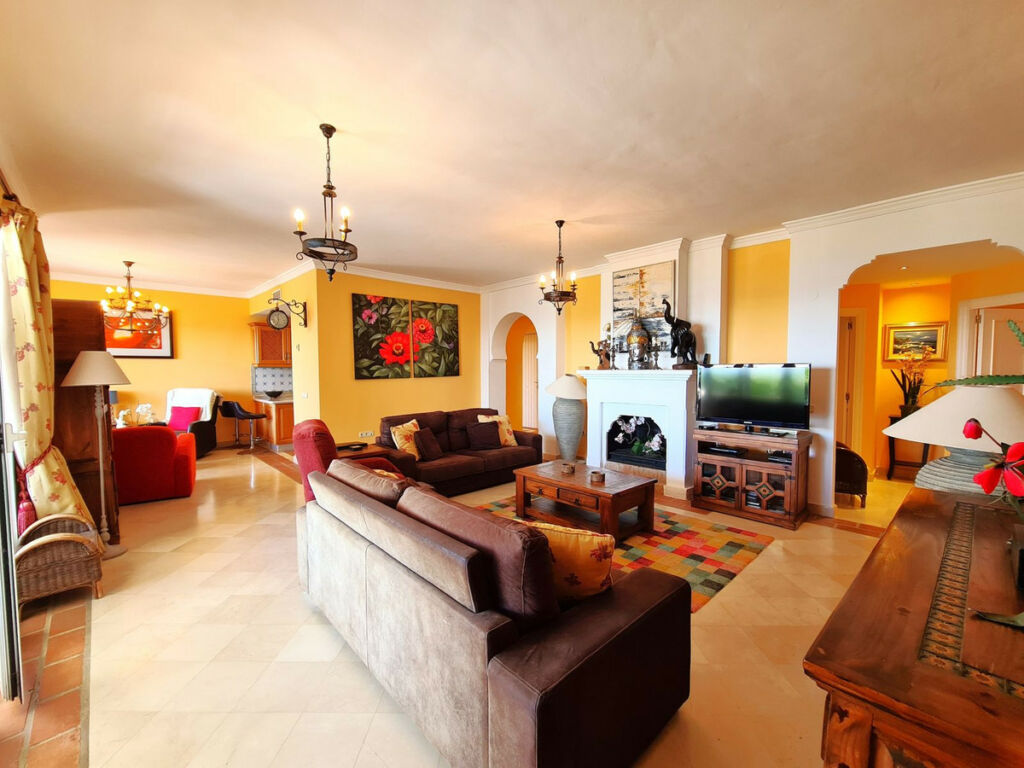 Ground Floor Apartment Casares Playa Málaga - image 5