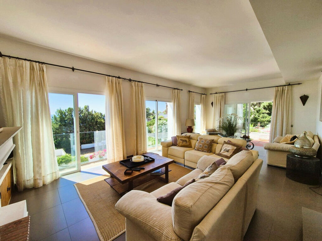 Detached Villa Manilva Málaga - image 5