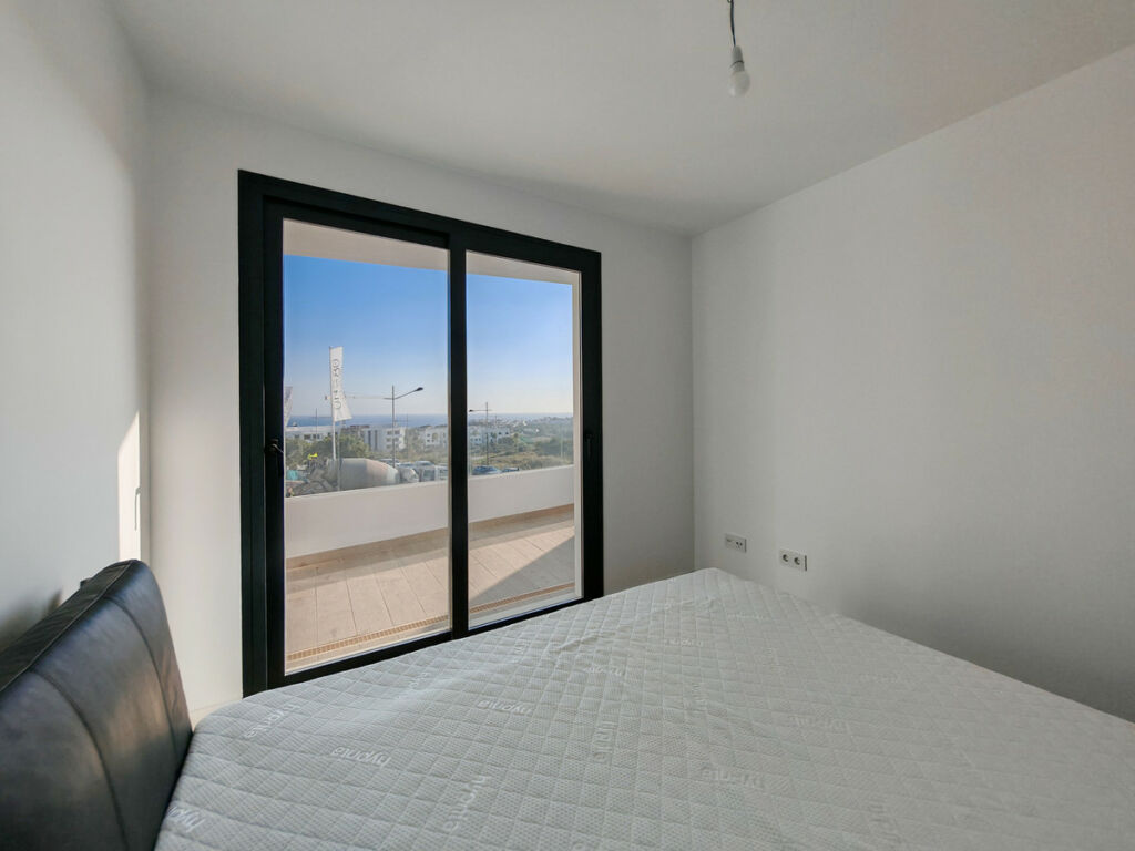 Middle Floor Apartment Estepona Málaga - image 5