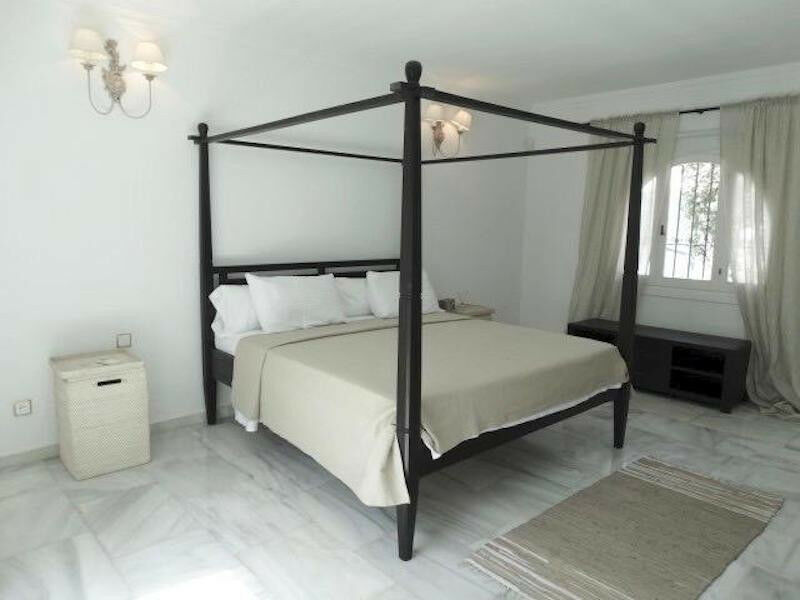 Detached Villa Sierra Blanca Málaga - image 5