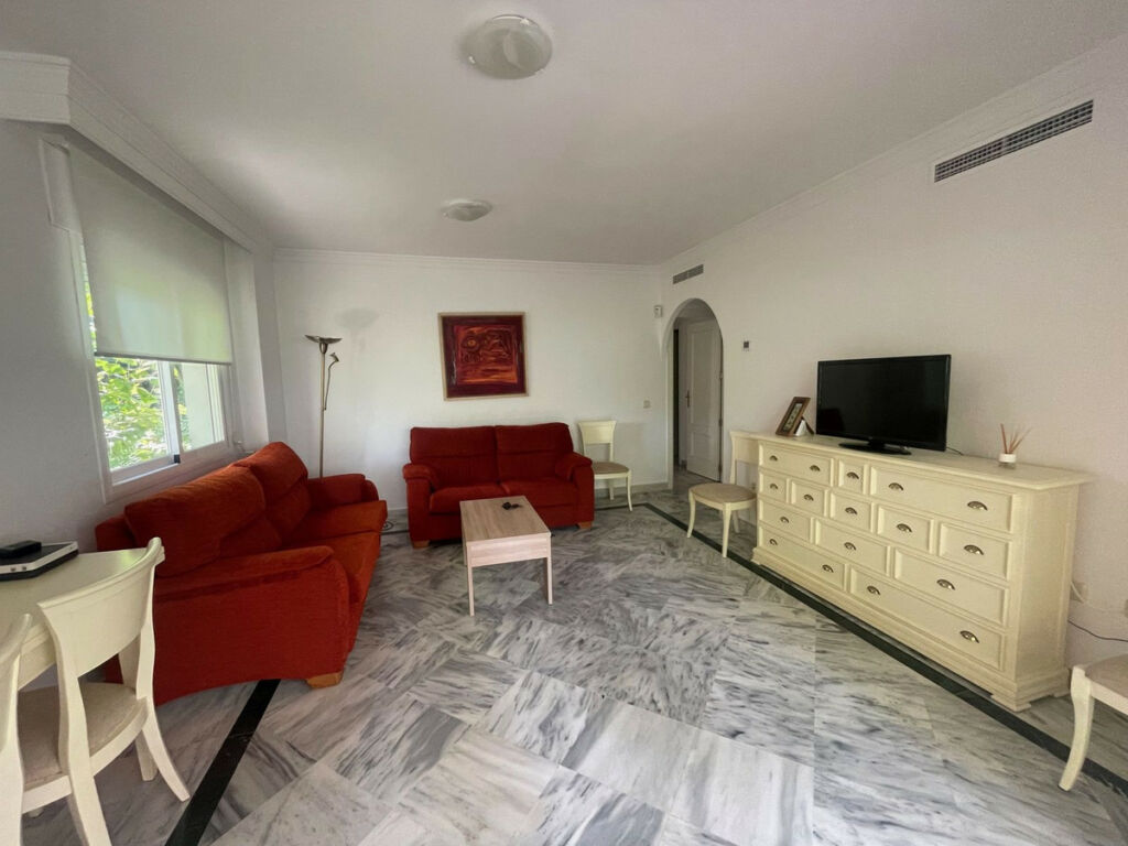 Ground Floor Apartment Nueva Andalucía Málaga - image 5