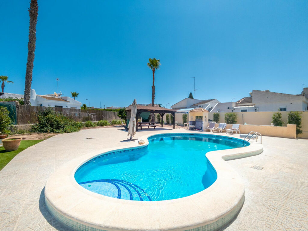 Detached Villa La Siesta Alicante - image 5