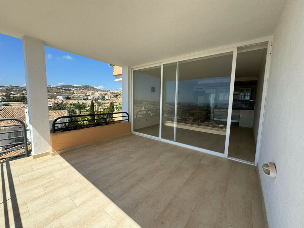 Middle Floor Apartment Riviera del Sol Málaga - image 5