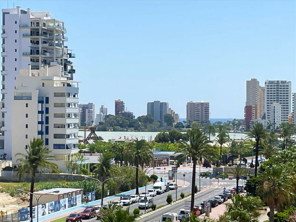 Middle Floor Apartment Calpe Alicante - image 5