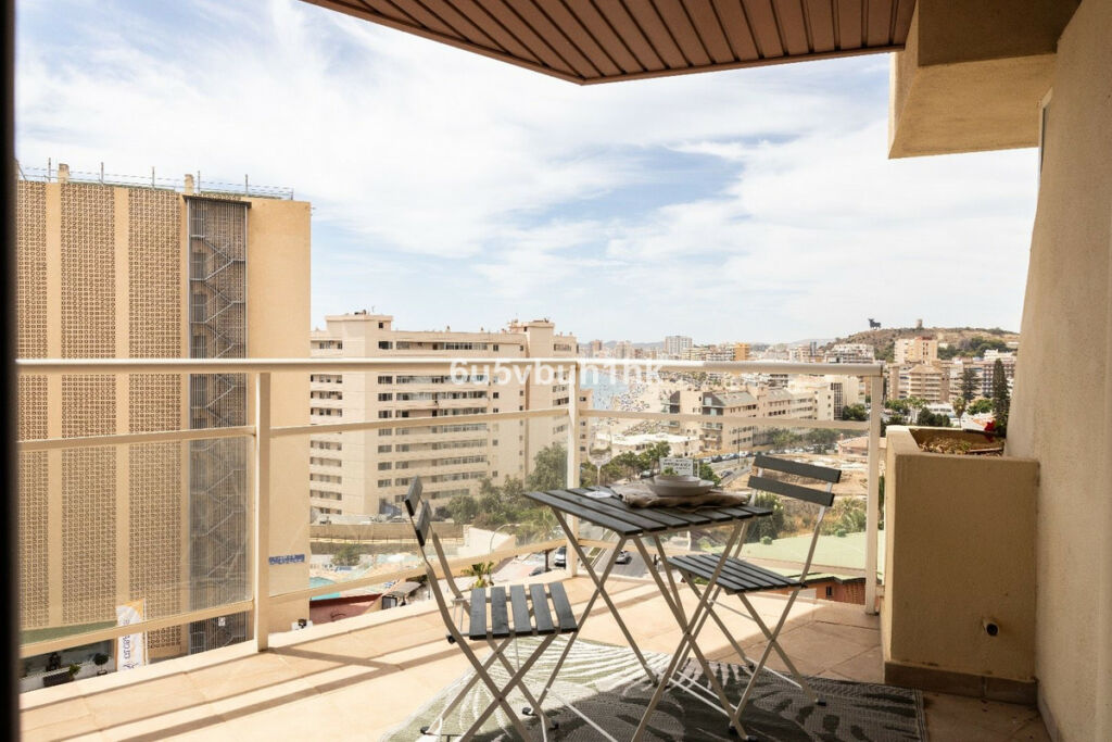 Middle Floor Apartment Torreblanca Málaga - image 5