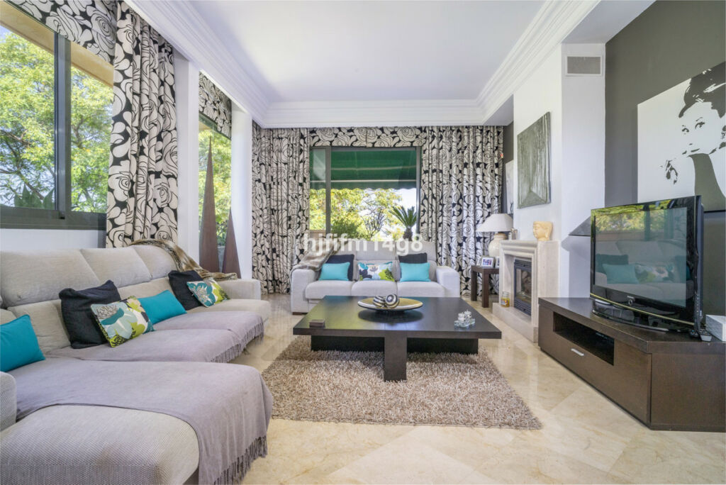 Penthouse Duplex Nueva Andalucía Málaga - image 5