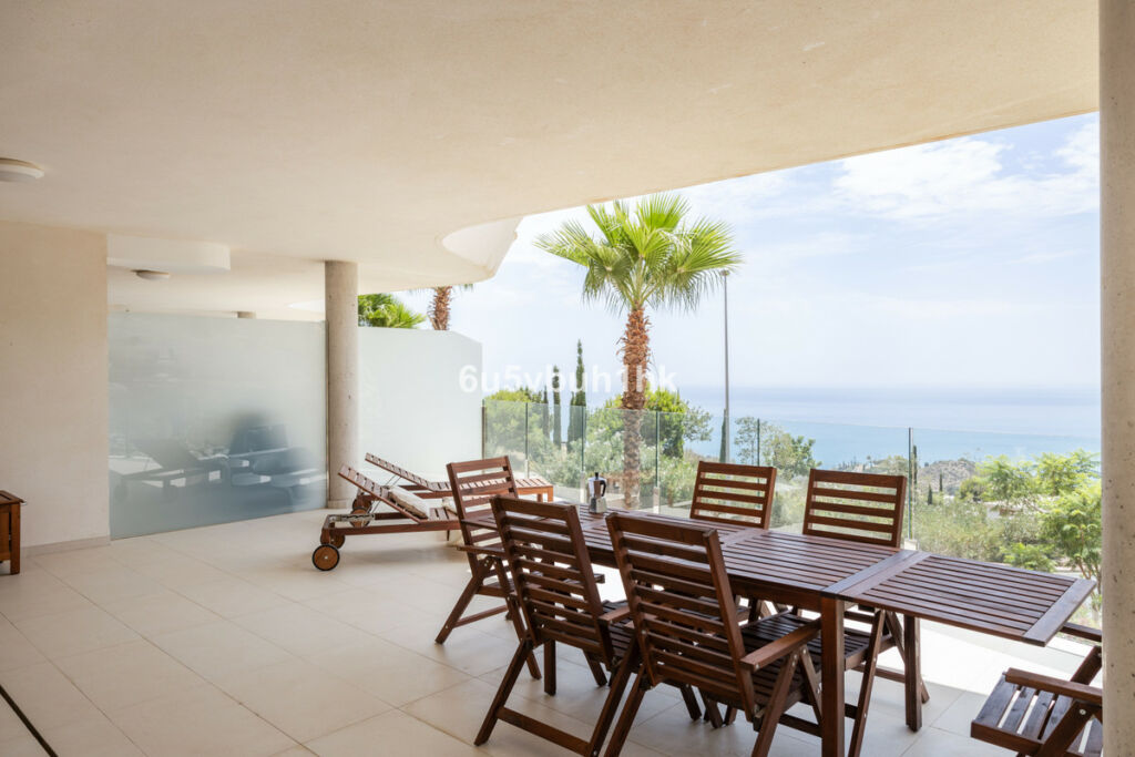 Ground Floor Apartment La Capellania Málaga - image 5