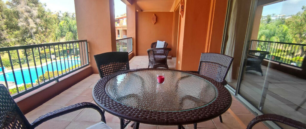 Middle Floor Apartment Atalaya Málaga - image 5